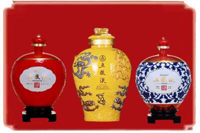 五大连池市烟酒回收五粮液各种摆件.jpg